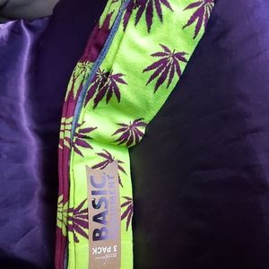 NWT 3 pack Men's Socks. Maroon, Lime Green, White & Gray